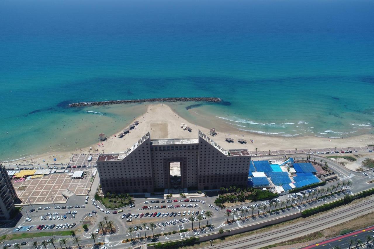 Almogim- Almog Building Haifa Luaran gambar
