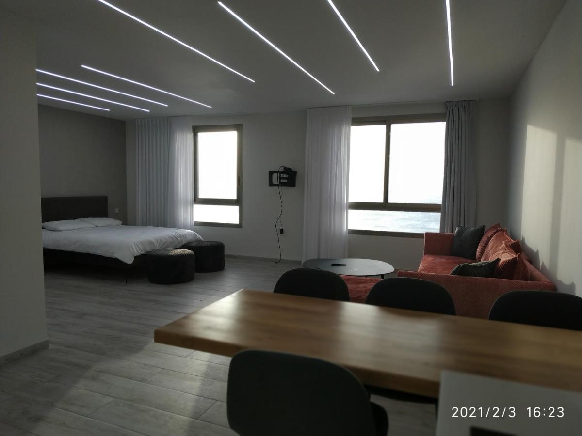 Almogim- Almog Building Haifa Luaran gambar