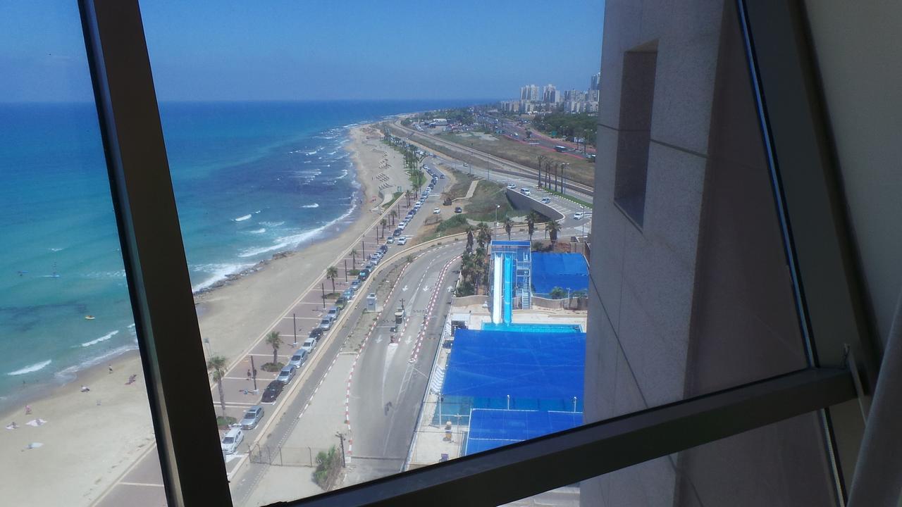 Almogim- Almog Building Haifa Luaran gambar